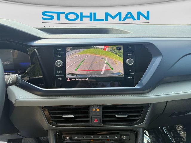 Certified 2024 Volkswagen Taos SE w/ Panoramic Sunroof Package FWD image 16