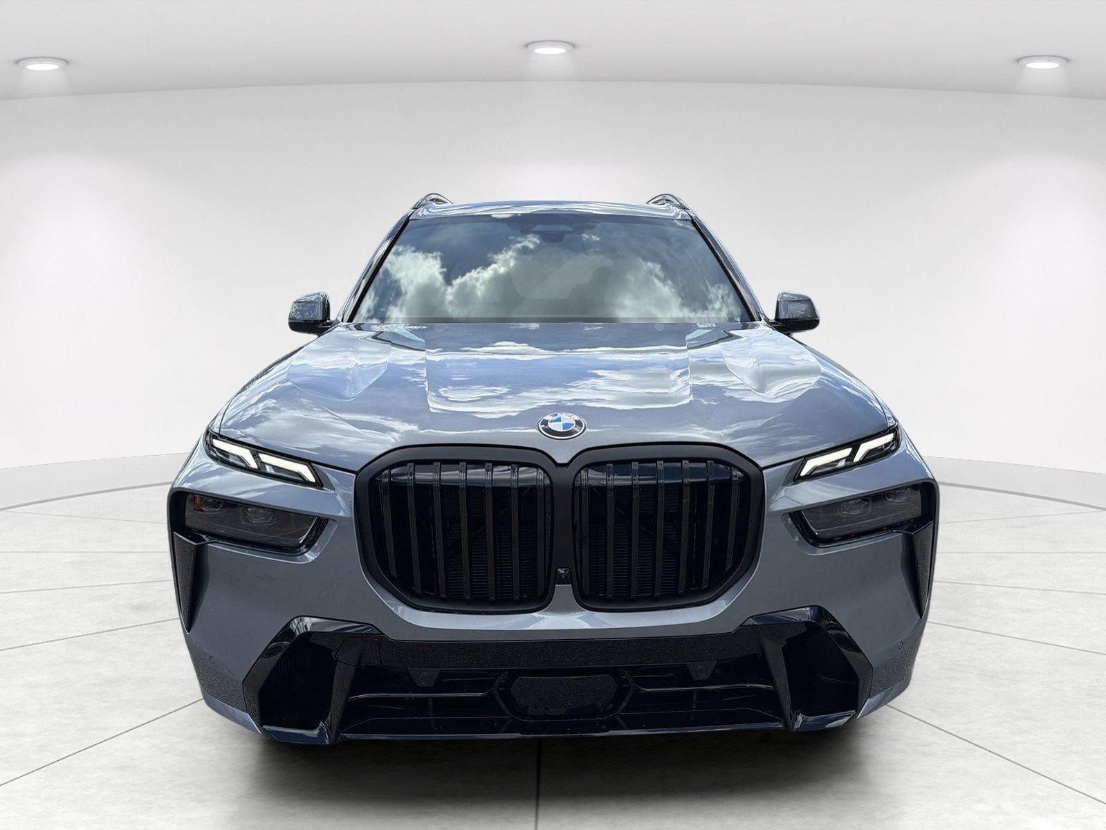 New 2027 BMW X7 xDrive40i w/ M Sport Package AWD/4WD image 2