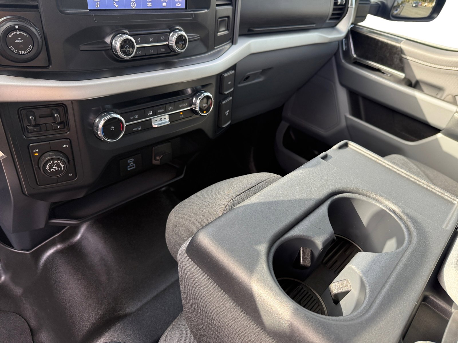 Used 2022 Ford F150 XLT w/ Equipment Group 301A Mid image 13