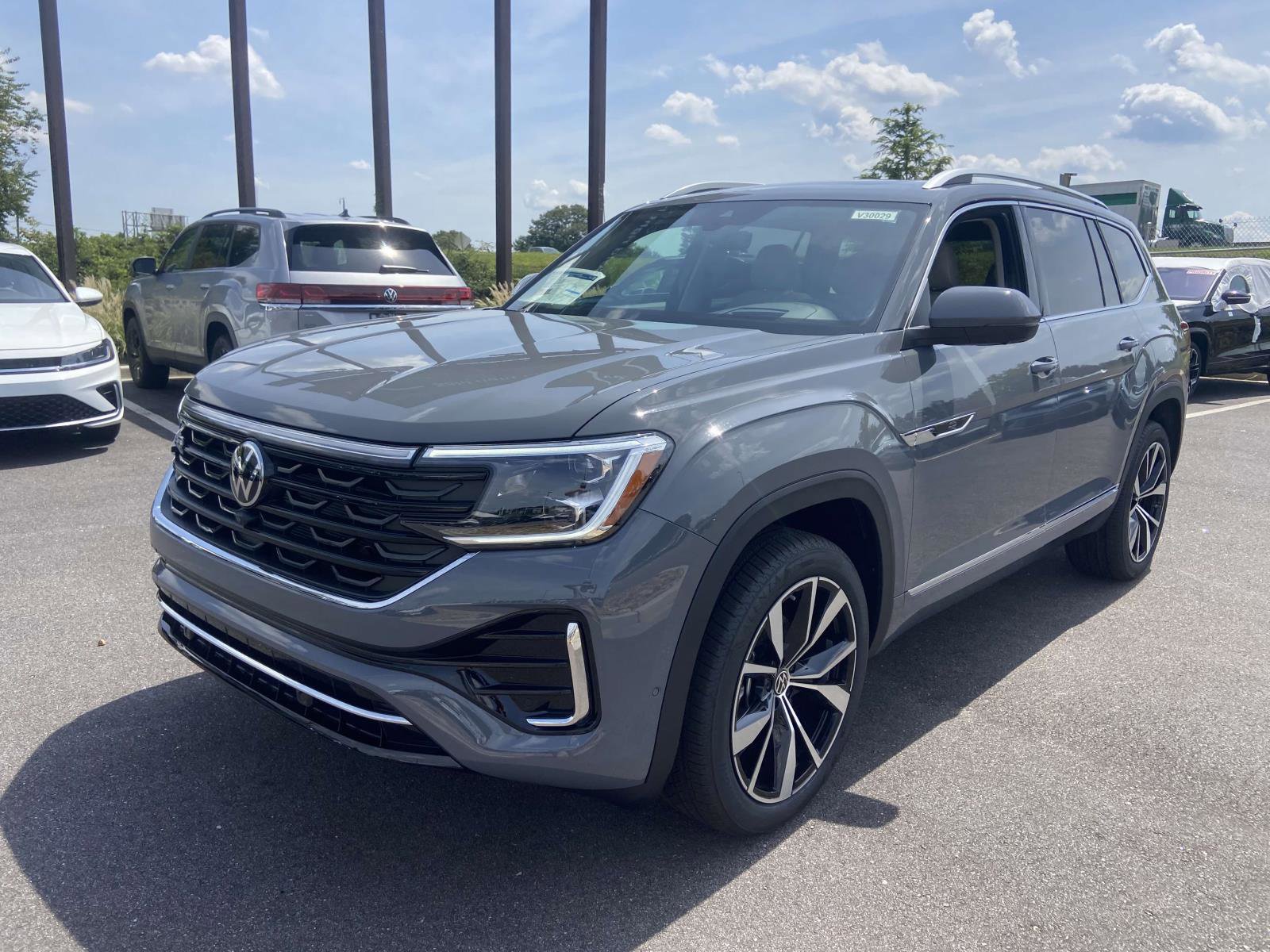 New 2026 Volkswagen Atlas SEL Premium R-Line image 3