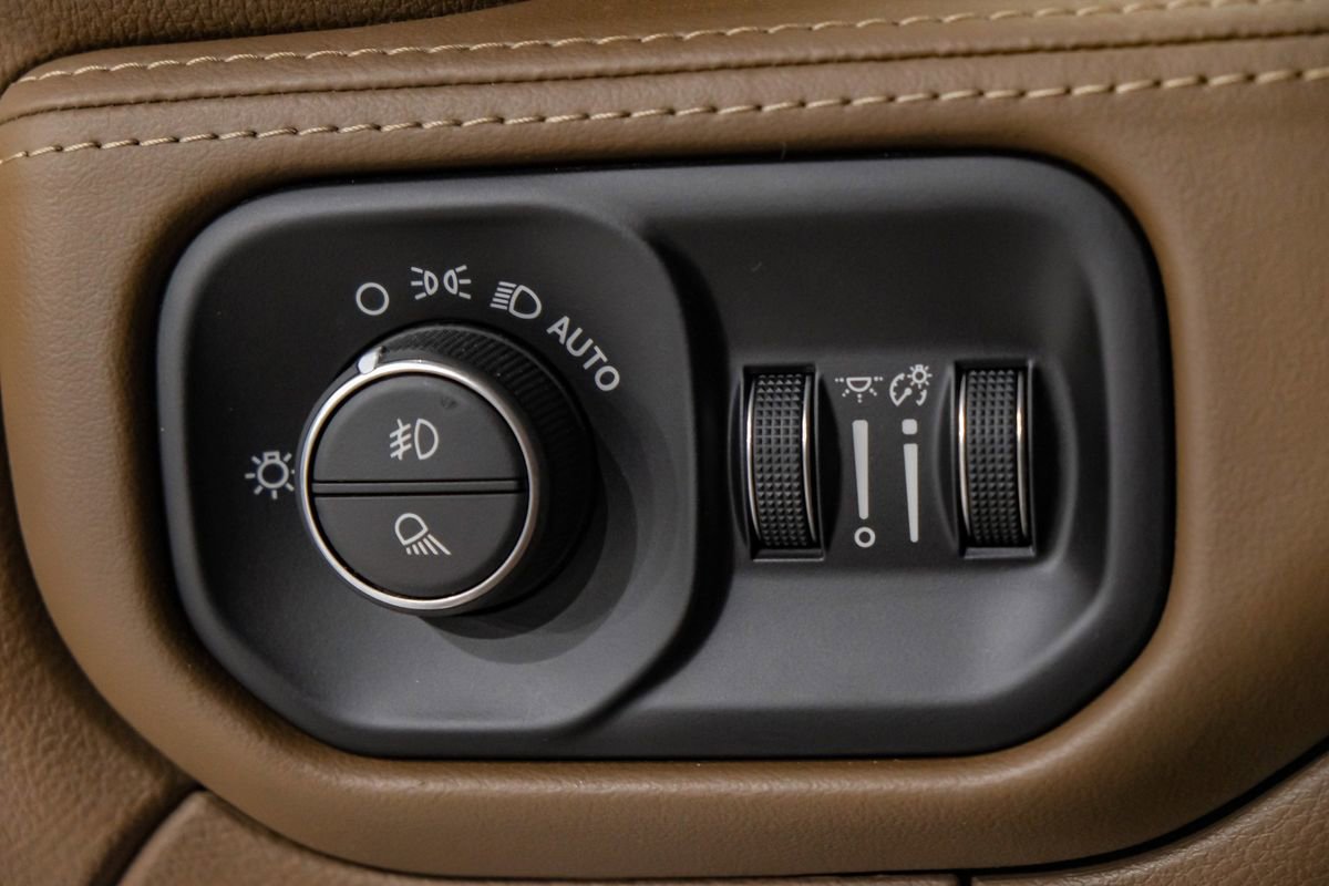 Used 2022 RAM 3500 Limited image 28