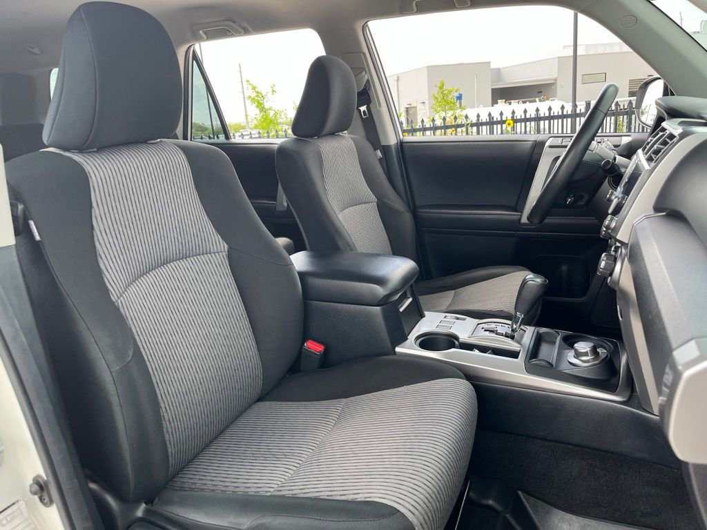 Used 2021 Toyota 4Runner SR5 AWD/4WD image 28