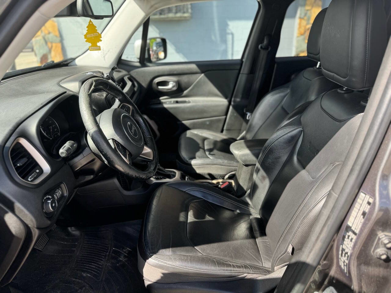 Used 2017 Jeep Renegade Limited FWD image 10