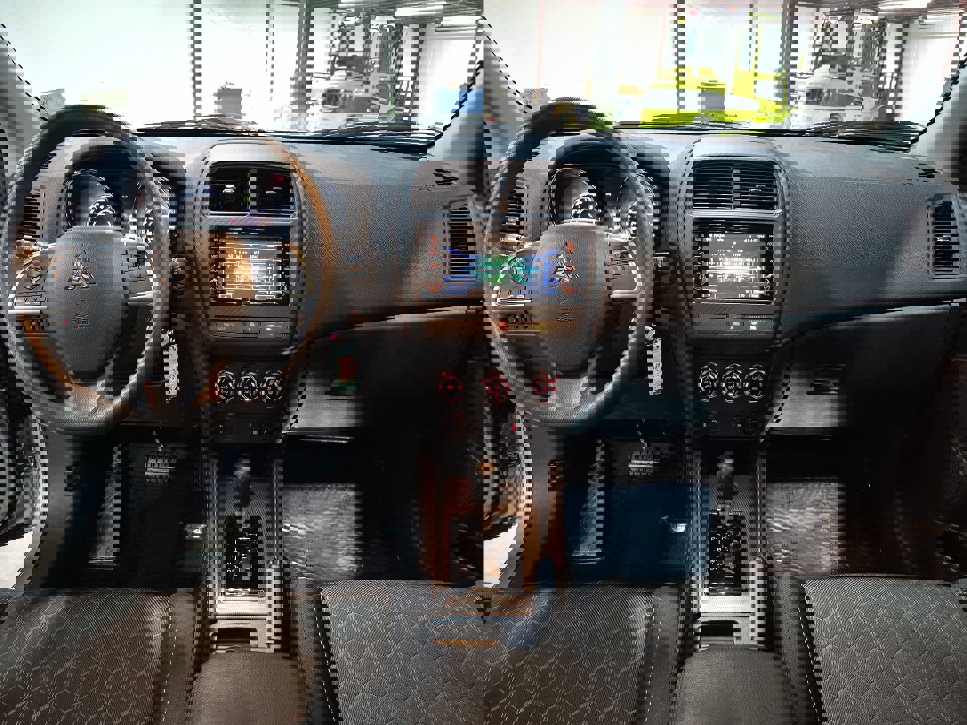 Used 2025 Mitsubishi Outlander Sport ES image 19