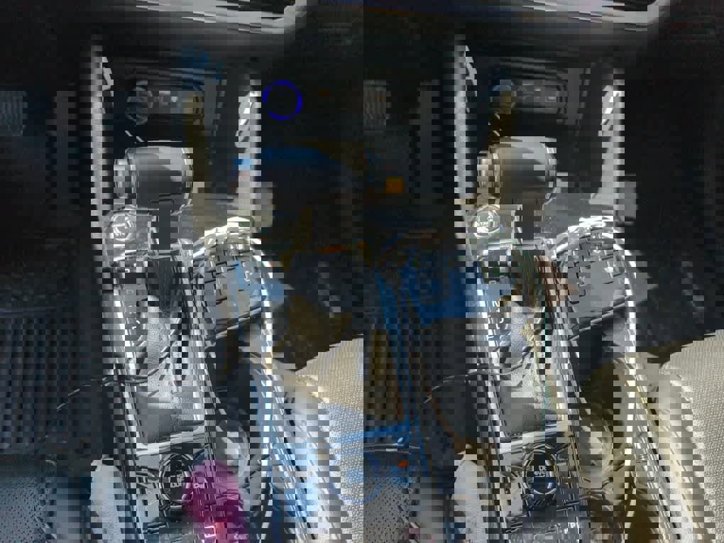 Used 2023 Kia Sportage SX image 12