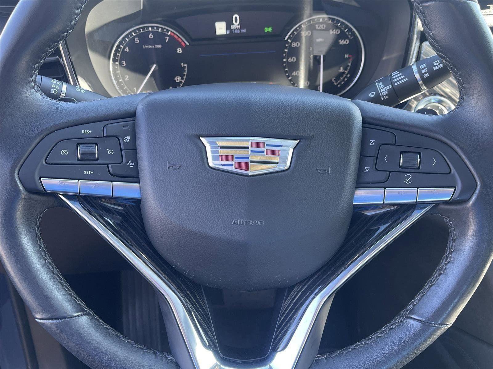 Certified 2025 Cadillac XT6 Premium Luxury AWD/4WD image 24