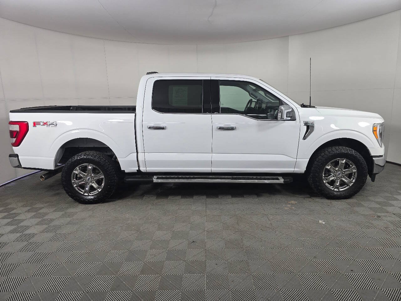 Used 2023 Ford F150 Lariat w/ FX4 Off-Road Package AWD/4WD image 11