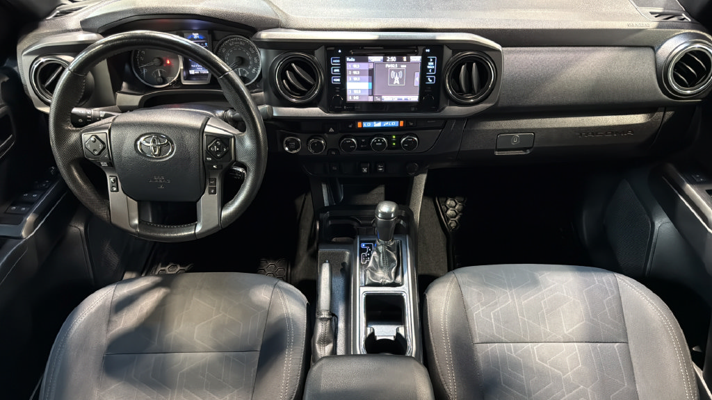 Used 2019 Toyota Tacoma SR5 AWD/4WD image 17