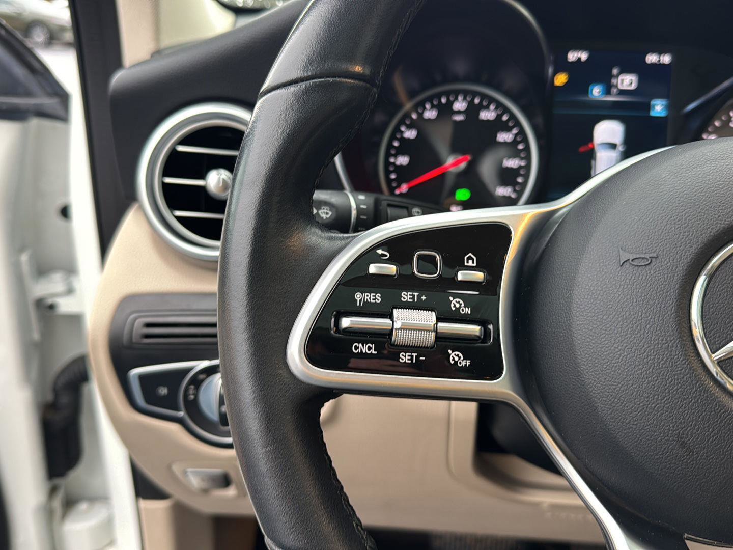 Used 2021 Mercedes-Benz GLC 300 image 18