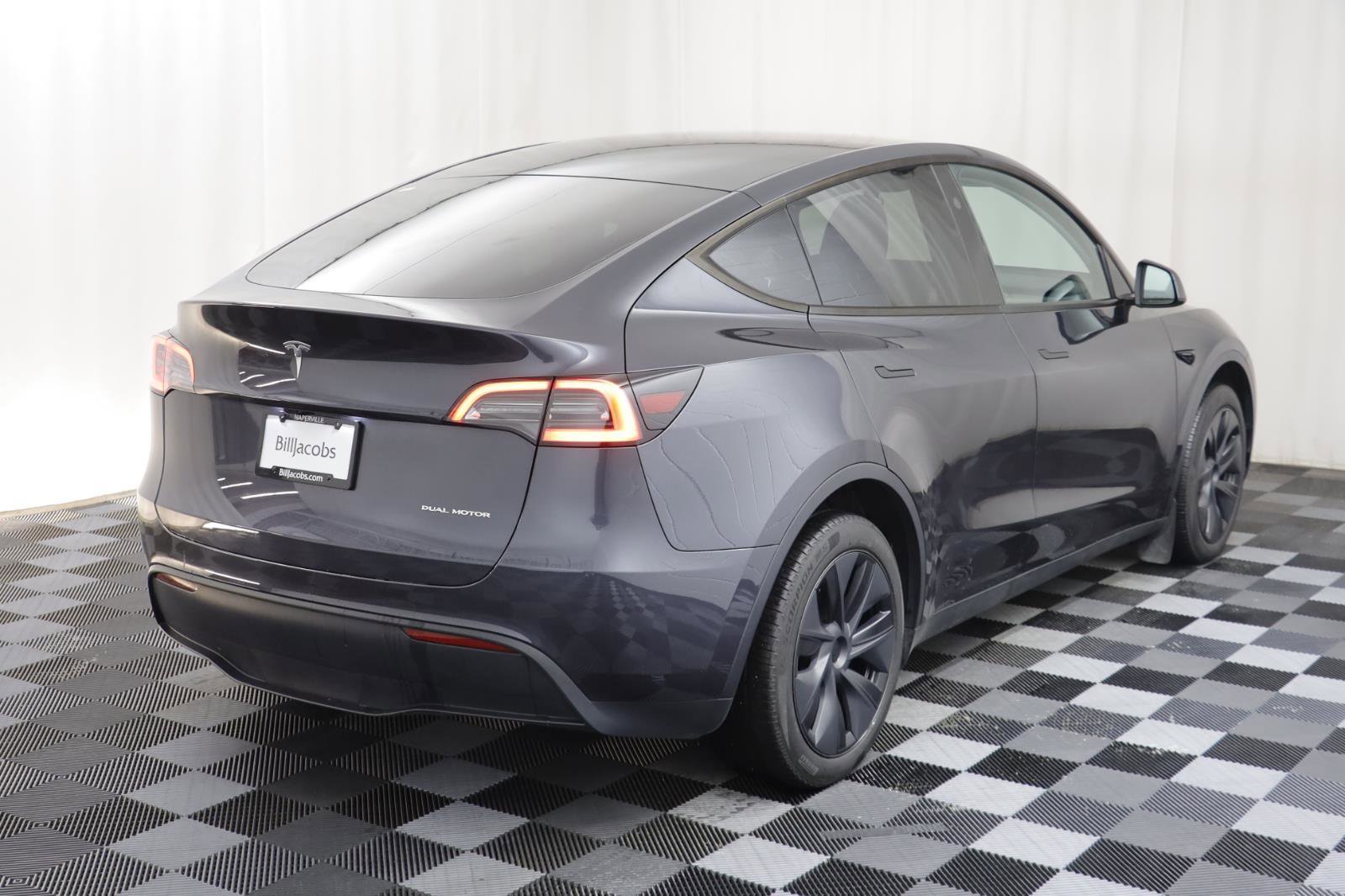 Used 2024 Tesla Model Y Long Range image 19