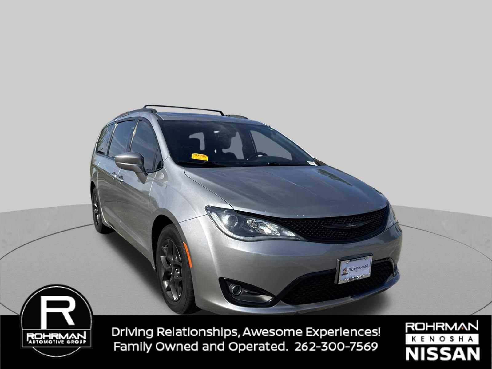 Used 2018 Chrysler Pacifica Touring-L Plus FWD image 3