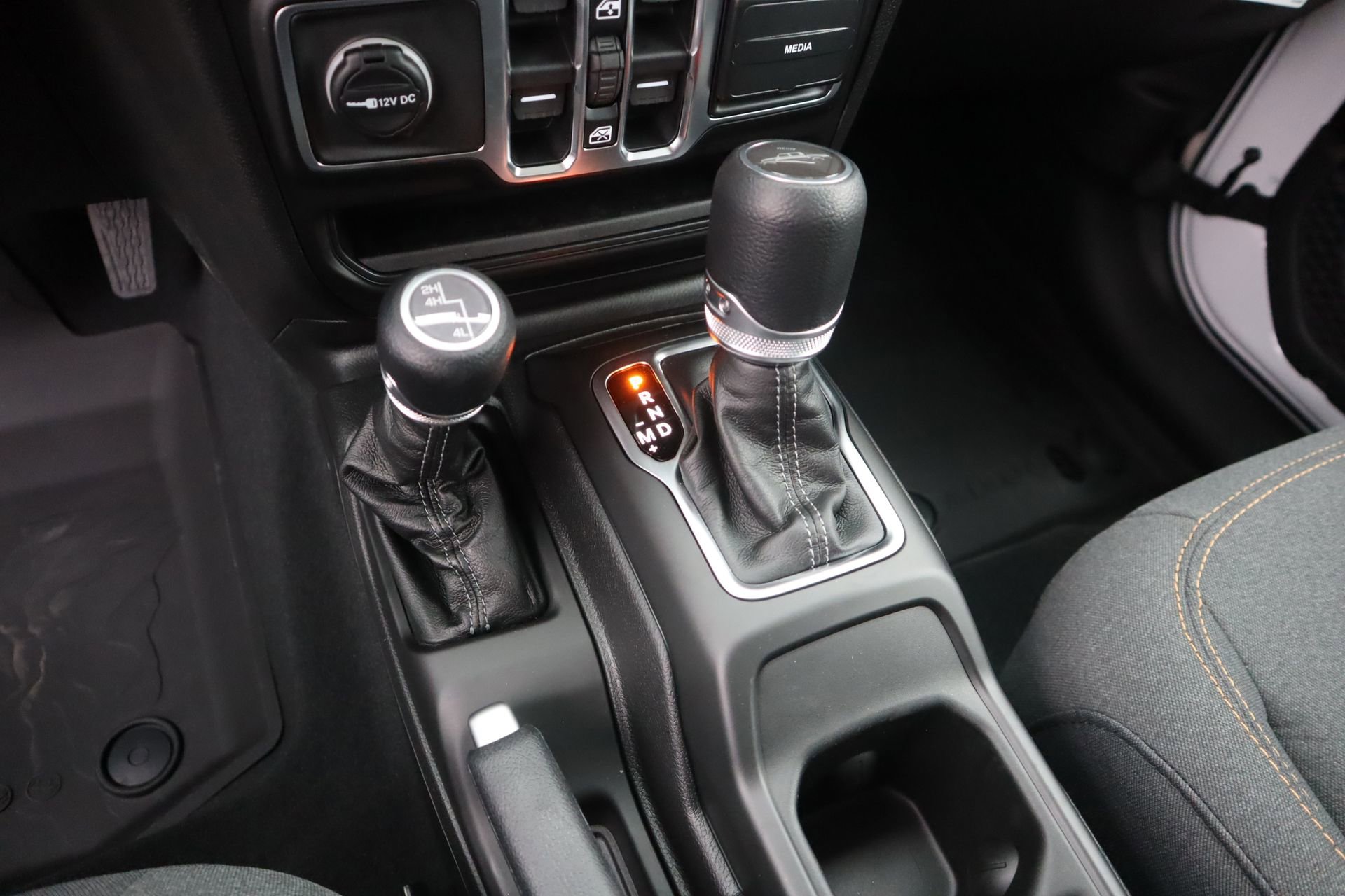 New 2026 Jeep Gladiator Sport AWD/4WD image 7