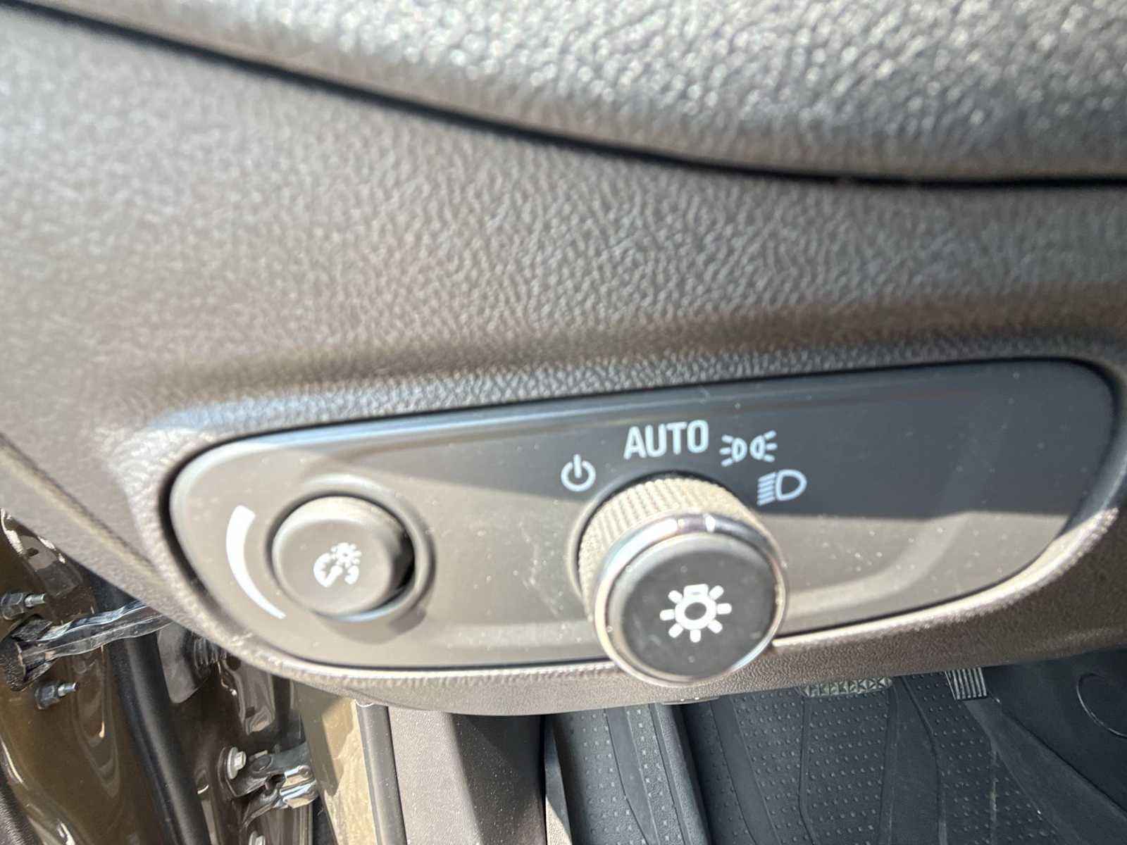 Certified 2023 Chevrolet Equinox LT AWD/4WD image 17