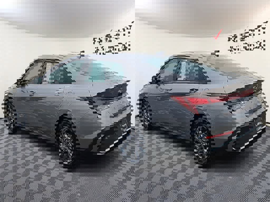 Used 2024 Hyundai Elantra SEL image 6
