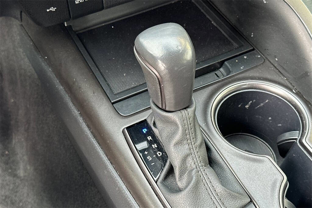 Used 2024 Toyota Camry SE image 20