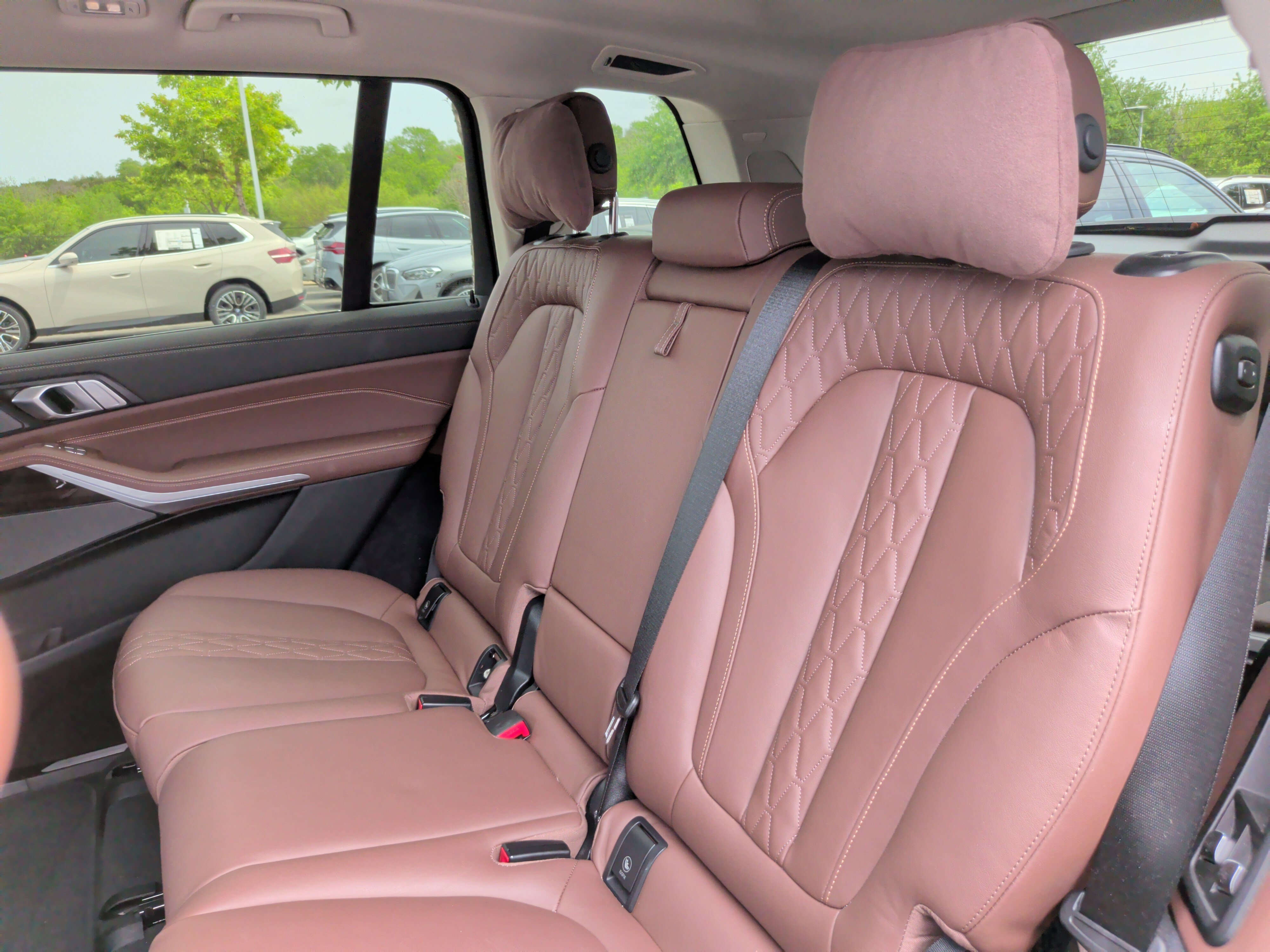 Certified 2024 BMW X7 xDrive40i w/ Executive Package image 34