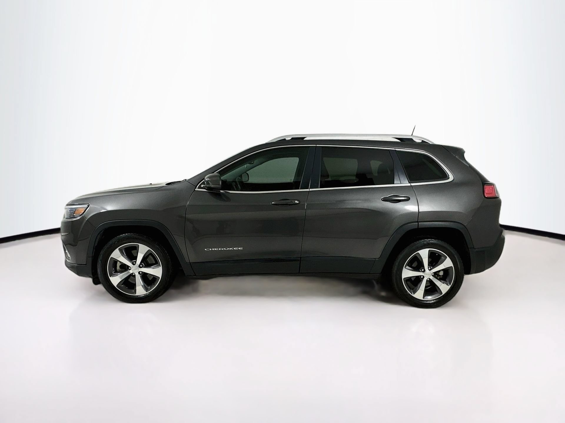 Used 2019 Jeep Cherokee Limited FWD image 5