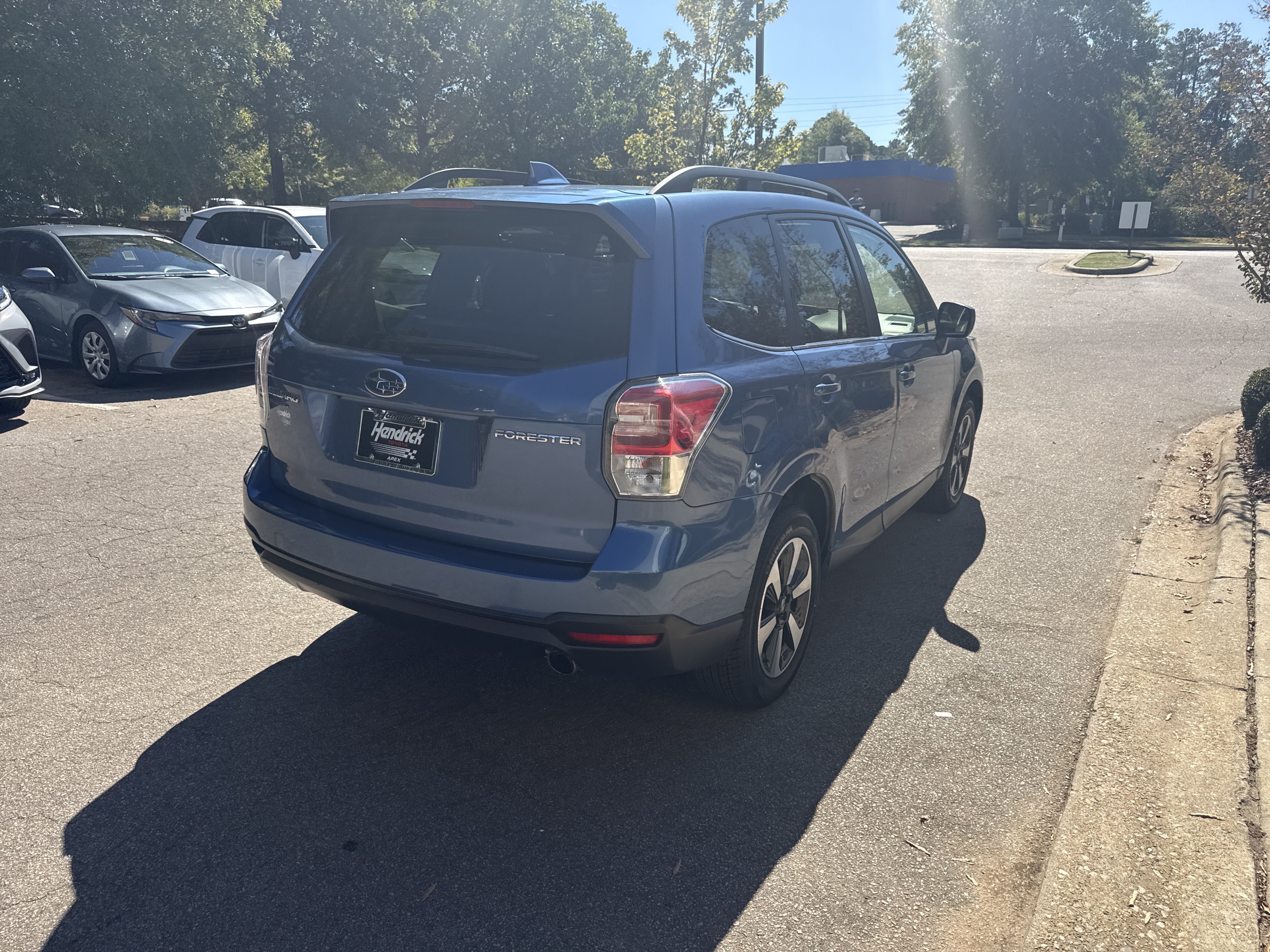 Used 2018 Subaru Forester 2.5i Limited AWD/4WD image 10