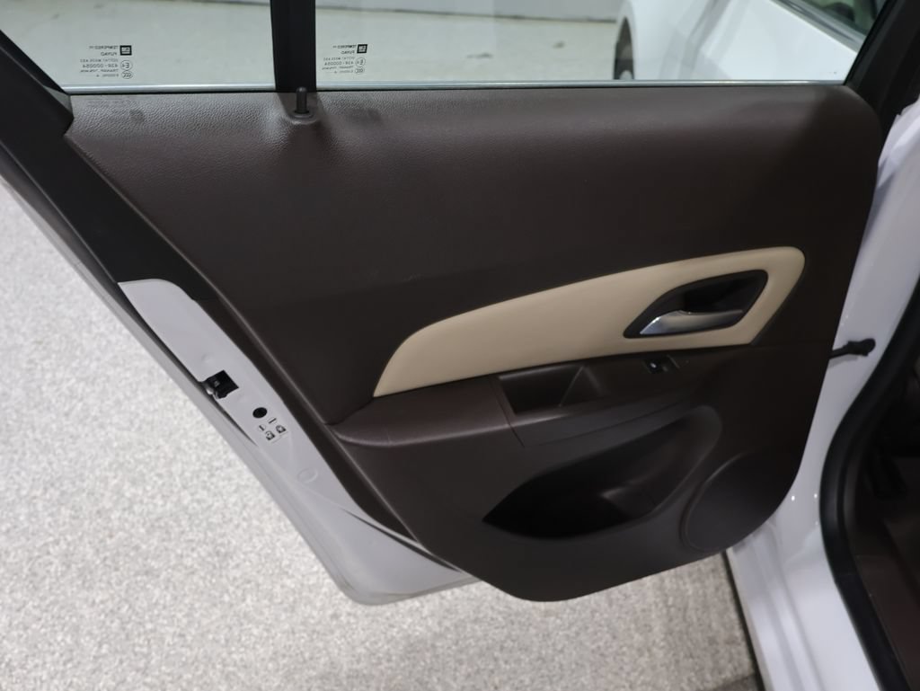 Used 2015 Chevrolet Cruze LT FWD image 18