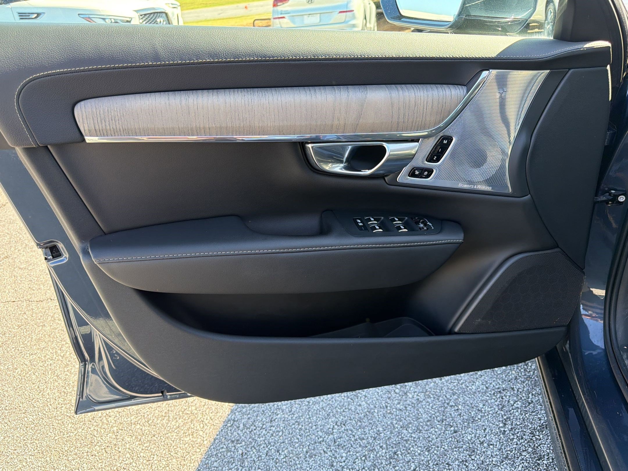 Certified 2023 Volvo S90 B6 Ultimate w/ Lounge Package image 20