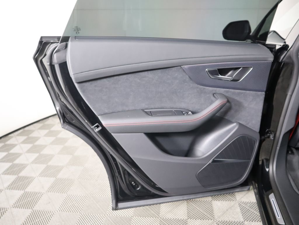 New 2026 Audi SQ8 Prestige image 28