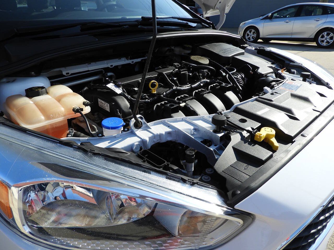 Used 2016 Ford Focus SE FWD image 40