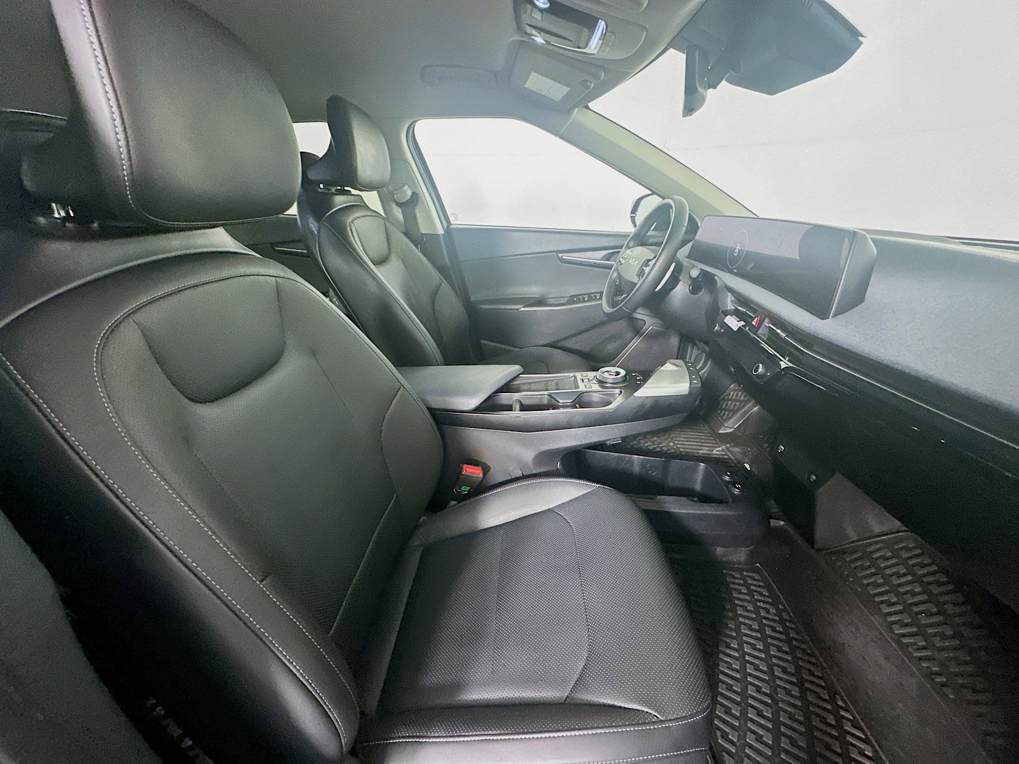 Used 2023 Kia EV6 Wind RWD image 31
