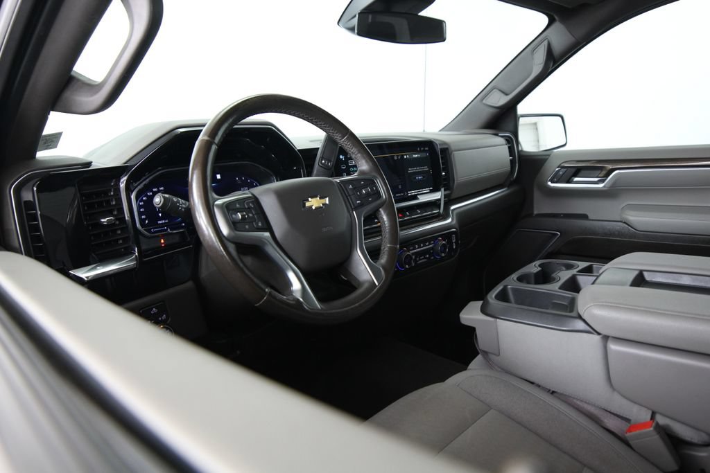 Used 2023 Chevrolet Silverado 1500 LT AWD/4WD image 6