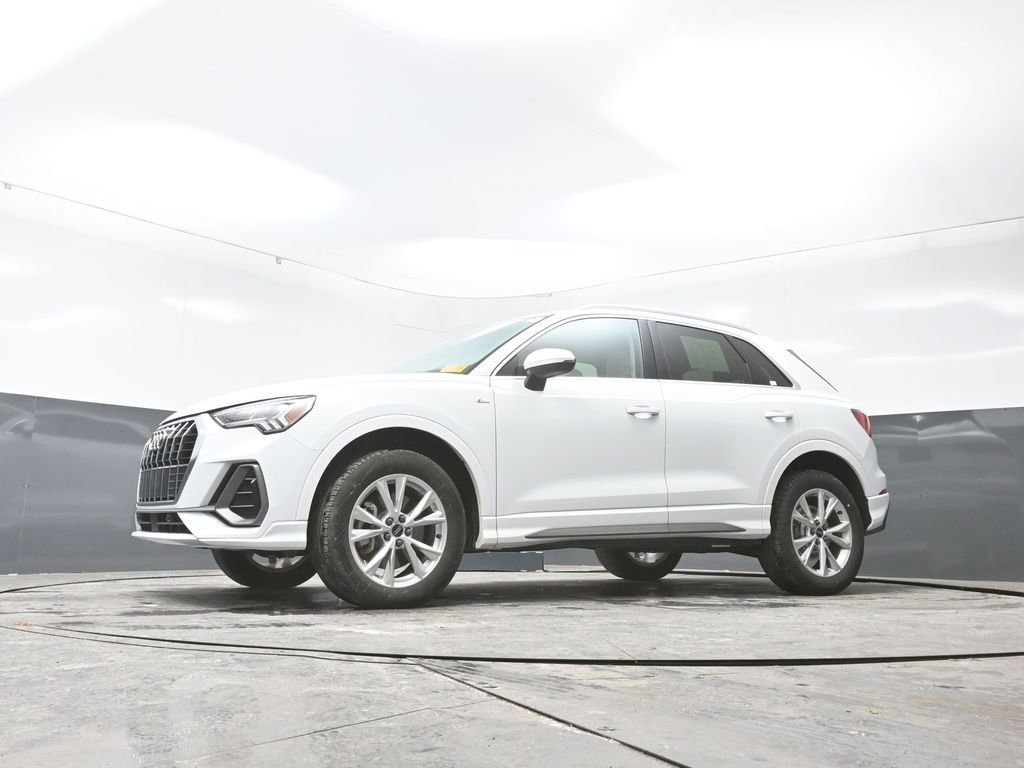 Used 2025 Audi Q3 2.0T Premium image 29