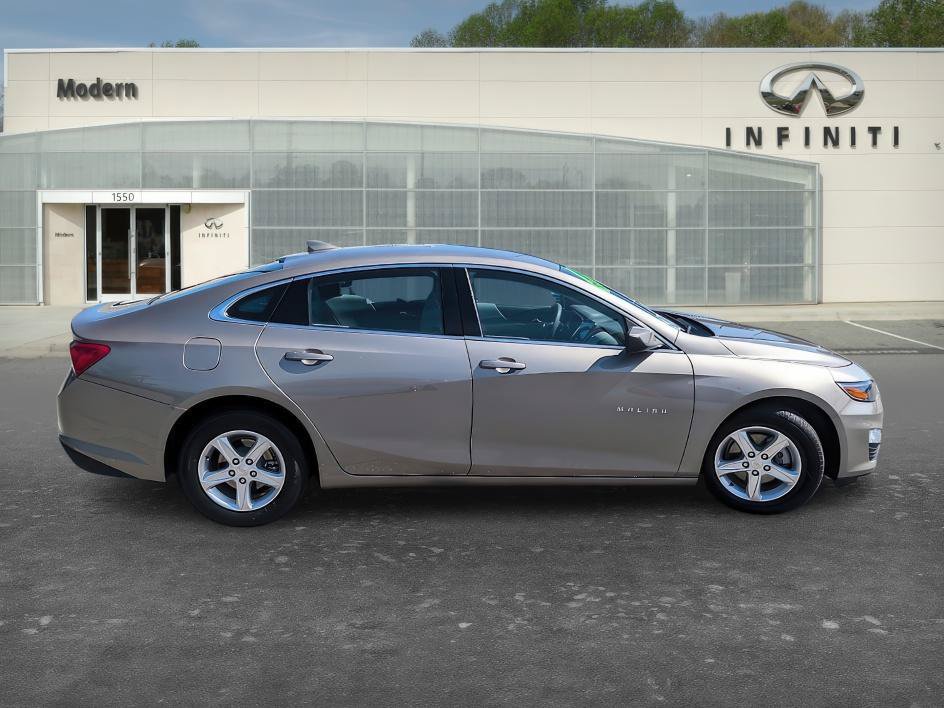 Used 2024 Chevrolet Malibu LT FWD image 3