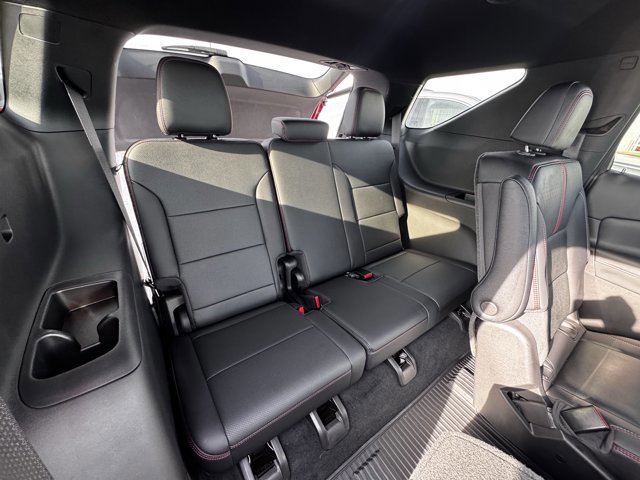 Used 2025 Chevrolet Traverse RS w/ LPO, Floor Liner Package image 10