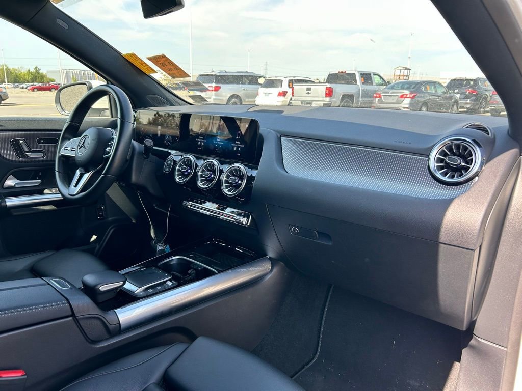 Used 2023 Mercedes-Benz GLA 250 w/ Premium Package image 11