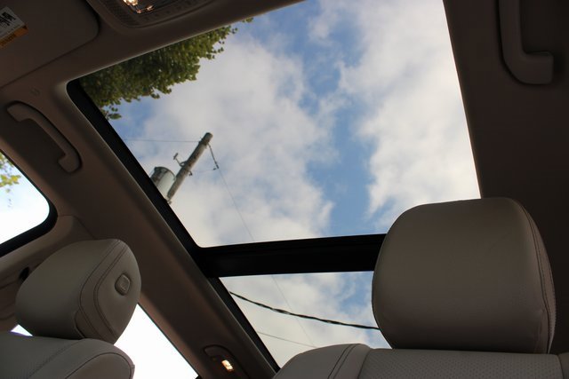 Used 2024 Mercedes-Benz GLS 450 4MATIC image 23