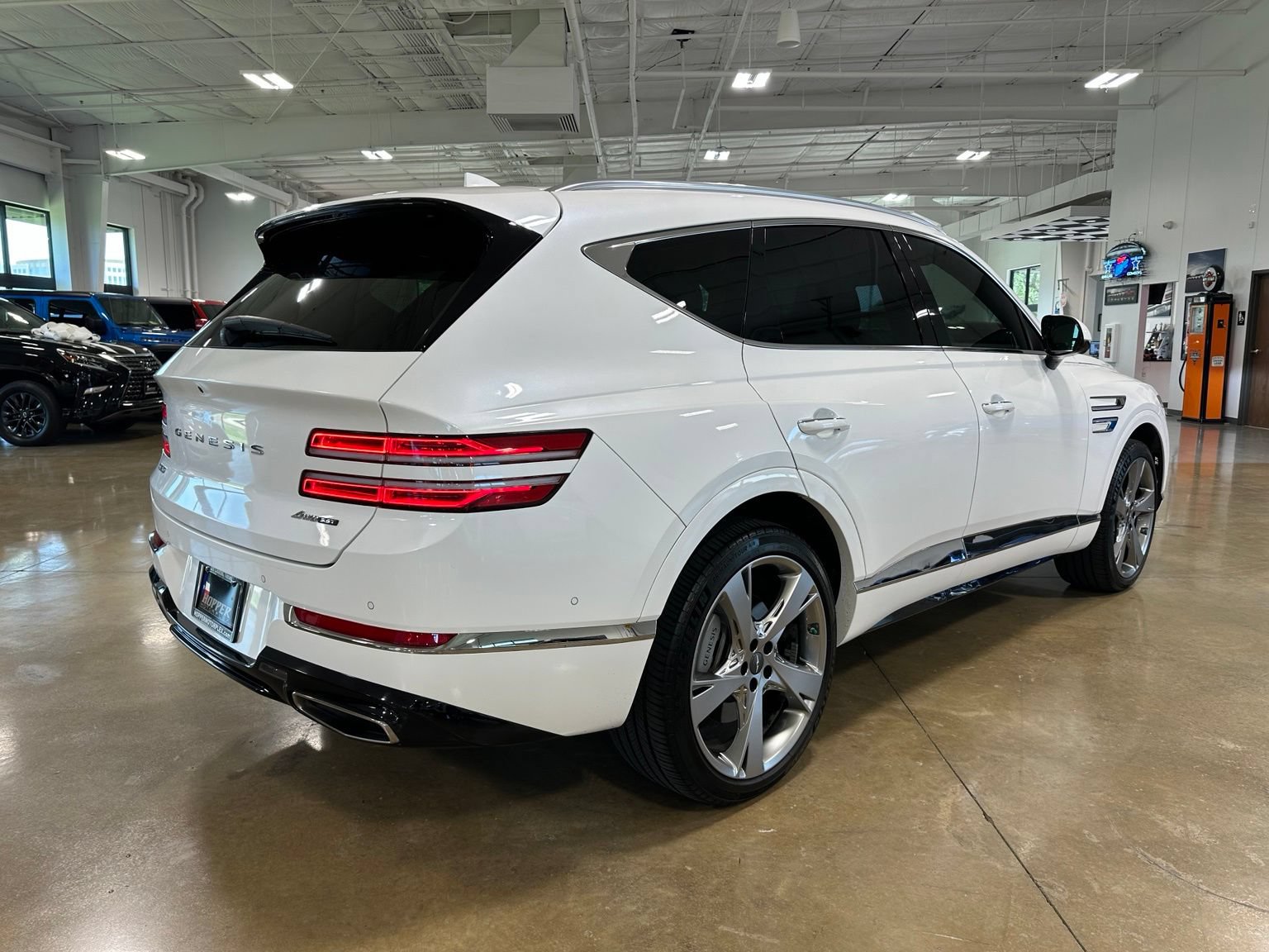 Used 2024 Genesis GV80 3.5T Advanced AWD/4WD image 8