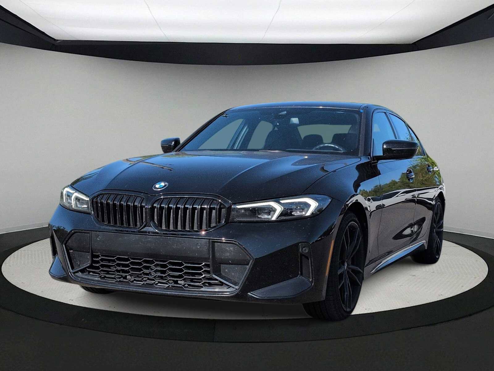 Certified 2023 BMW 330i xDrive Sedan w/ M Sport Package AWD/4WD image 4