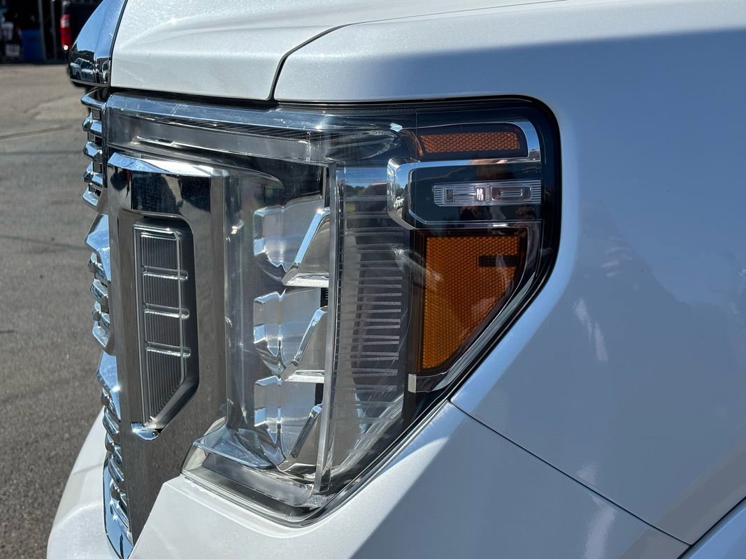 Used 2022 GMC Sierra 2500 Denali w/ Denali Ultimate Package AWD/4WD image 10