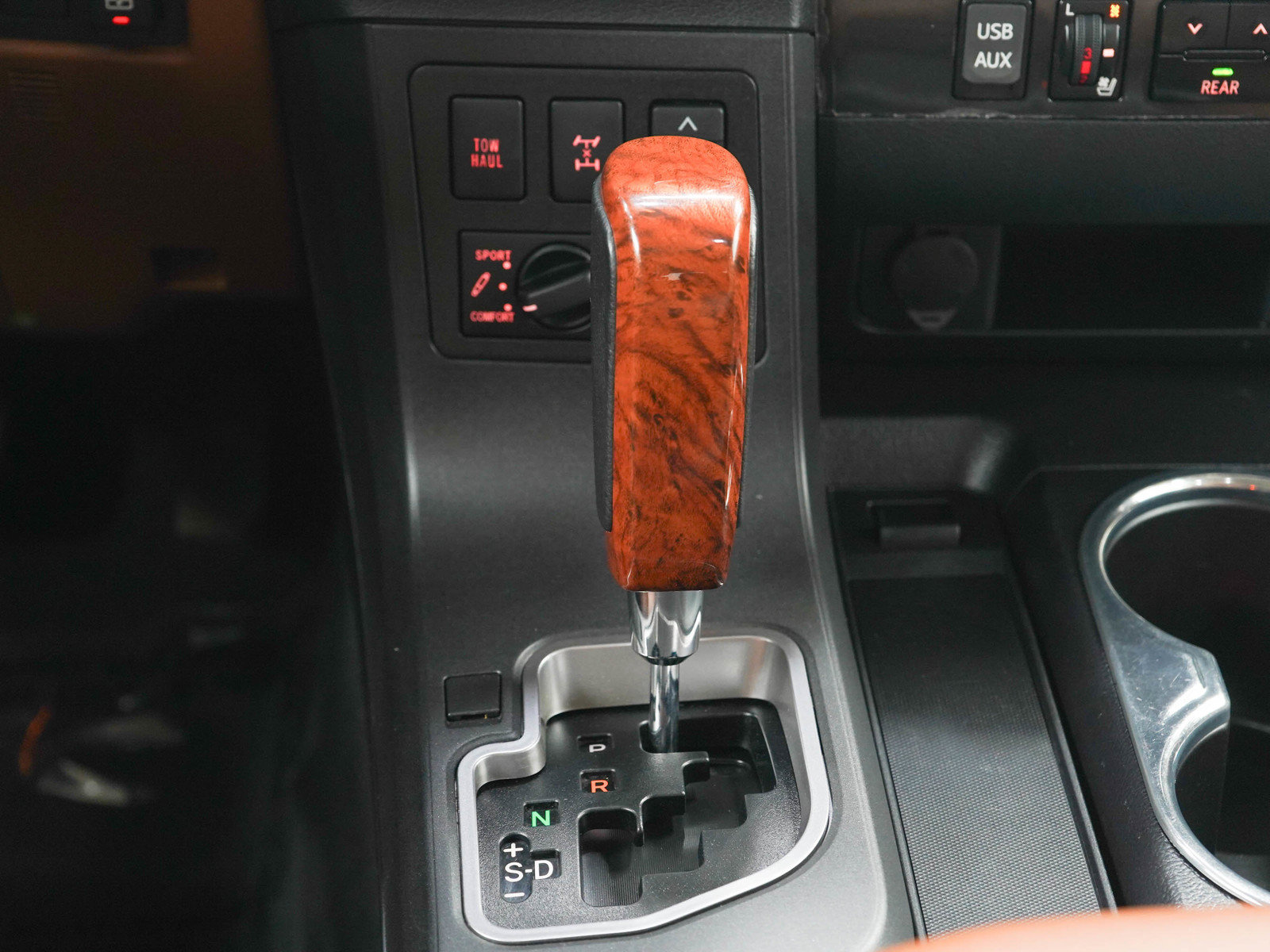 Used 2019 Toyota Sequoia Platinum AWD/4WD image 25