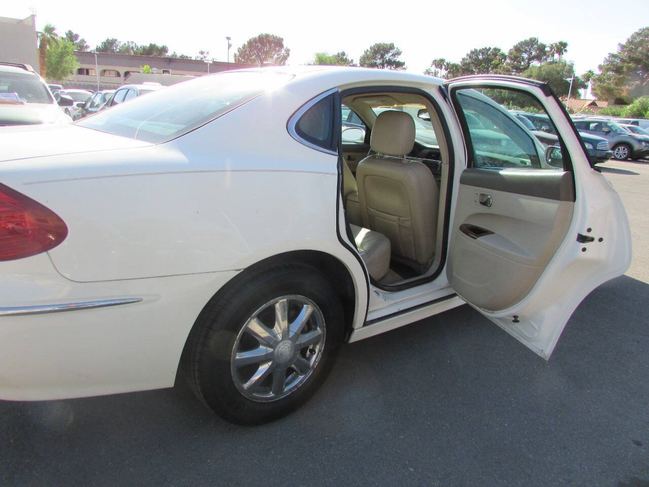 Used 2006 Buick LaCrosse CXL w/ Driver Confidence Package FWD image 16