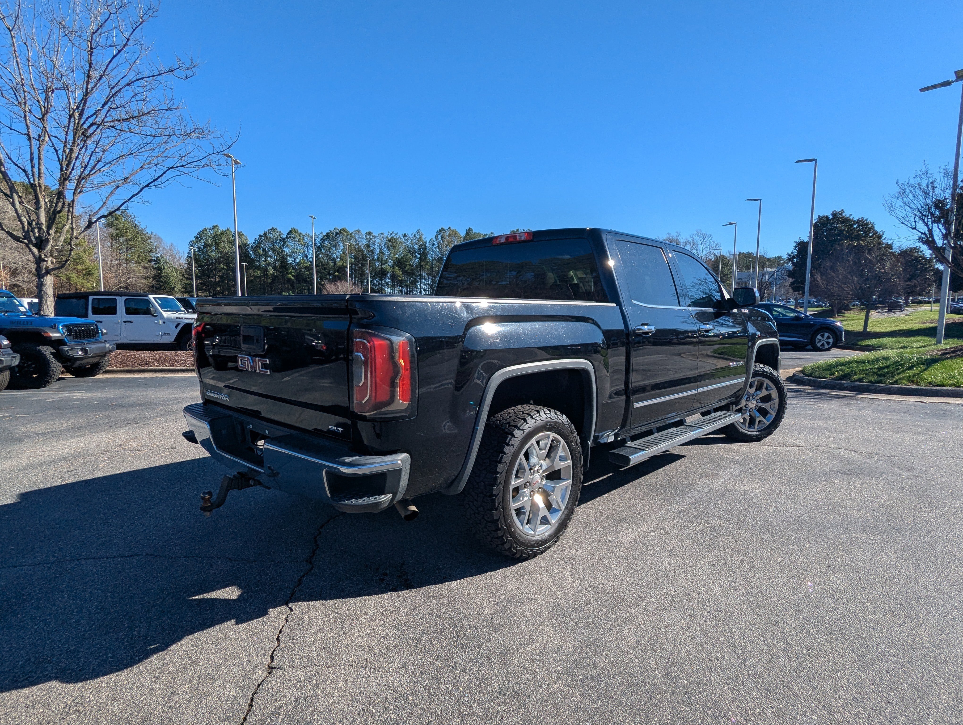 Used 2018 GMC Sierra 1500 SLT w/ SLT Premium Package image 5