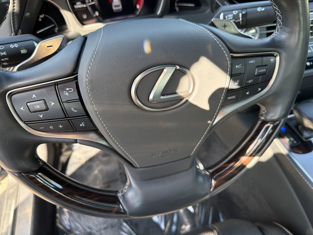 Used 2023 Lexus LS 500 AWD w/ Interior Upgrade Package image 22