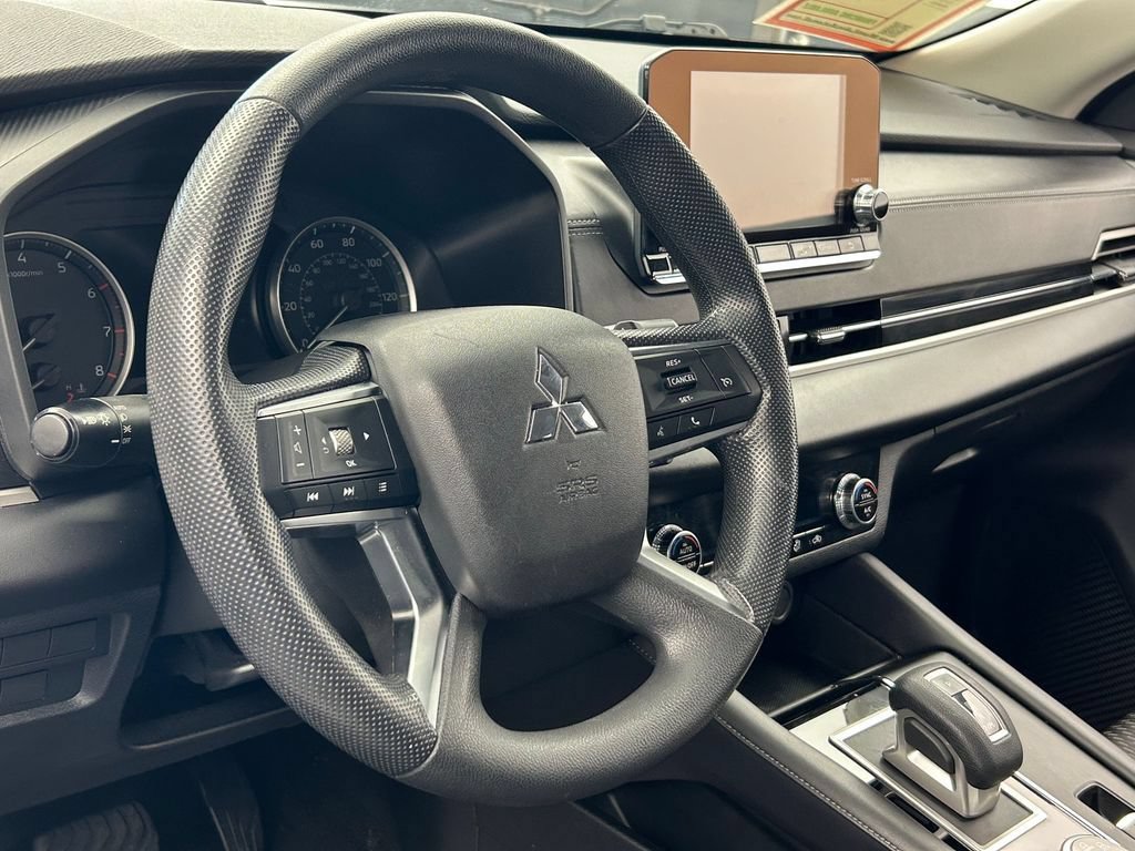 Used 2024 Mitsubishi Outlander ES FWD image 43