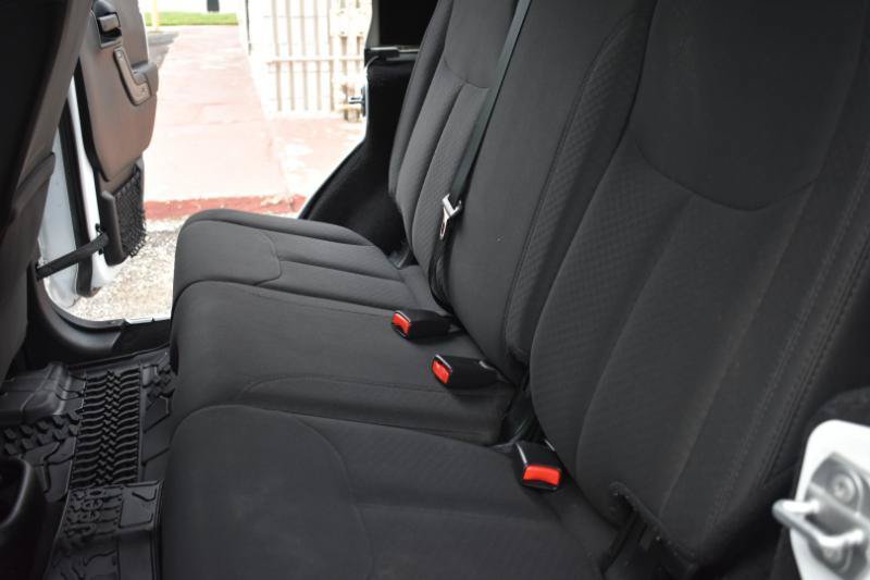 Used 2018 Jeep Wrangler Unlimited Sport S AWD/4WD image 11