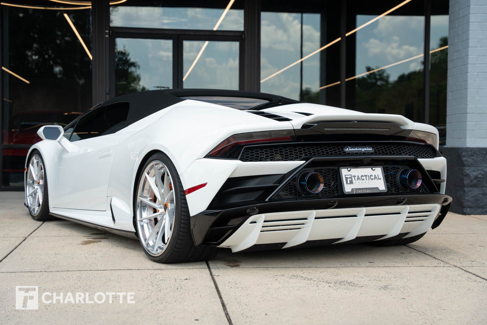 Used 2024 Lamborghini Huracan EVO AWD/4WD image 14