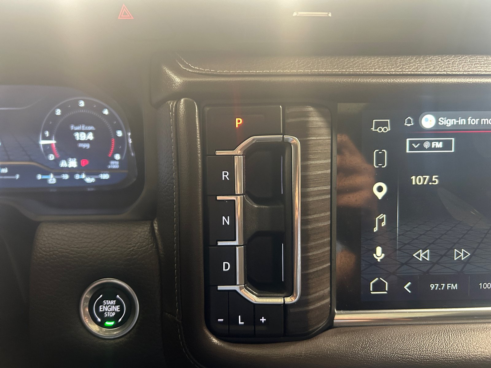 Used 2024 GMC Yukon Denali AWD/4WD image 18