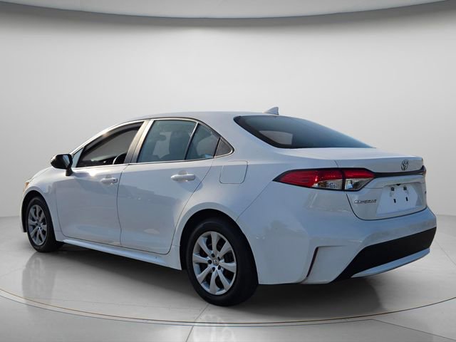 Used 2021 Toyota Corolla LE image 4