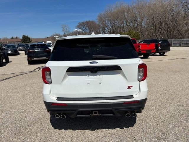 Certified 2022 Ford Explorer ST w/ ST Street Pack image 5