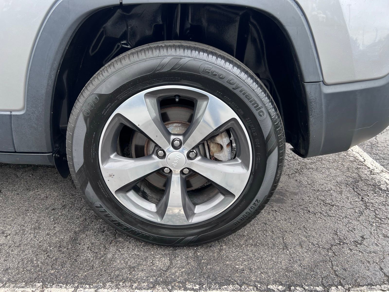 Used 2019 Jeep Cherokee Limited AWD/4WD image 20