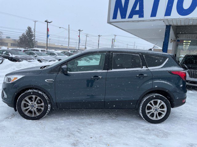 Used 2019 Ford Escape SE image 2