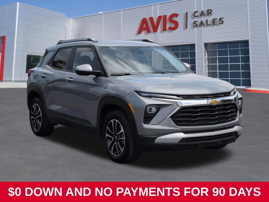 Used 2025 Chevrolet TrailBlazer LT AWD/4WD image 3