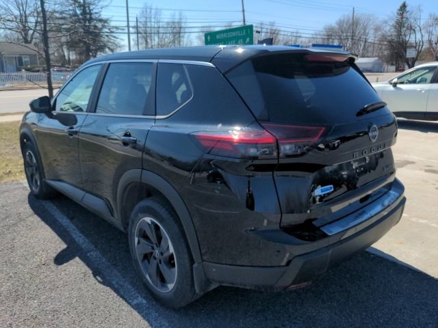 Used 2024 Nissan Rogue SV image 7